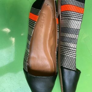 J. CREW Graphic black flats with orange stripe Sz 8.5